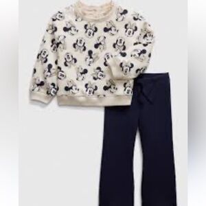 NWT Gap Fleece Minnie Mouse Sweatshirt and Pants Set